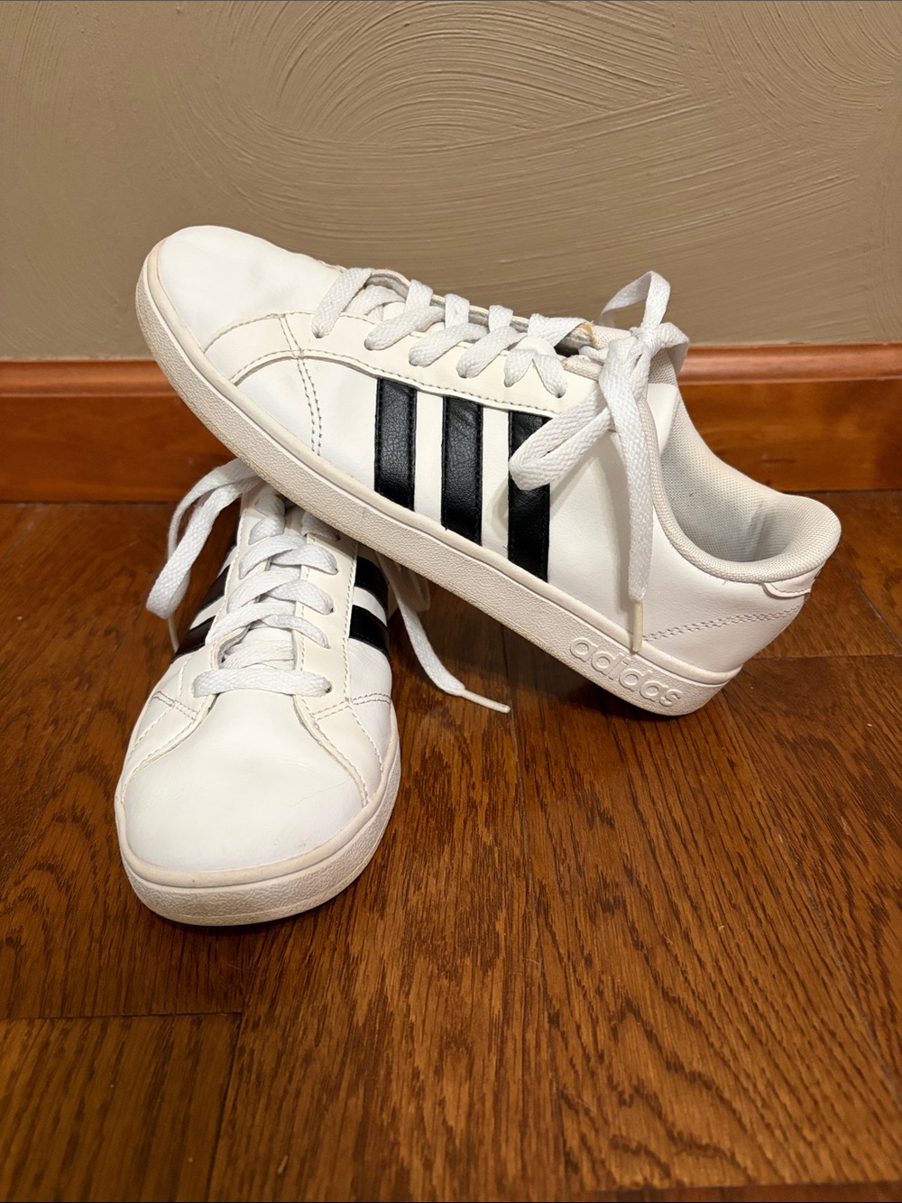 adidas White Sneakers with Black Stripes and Lace-Up Design (women’s 6.5)